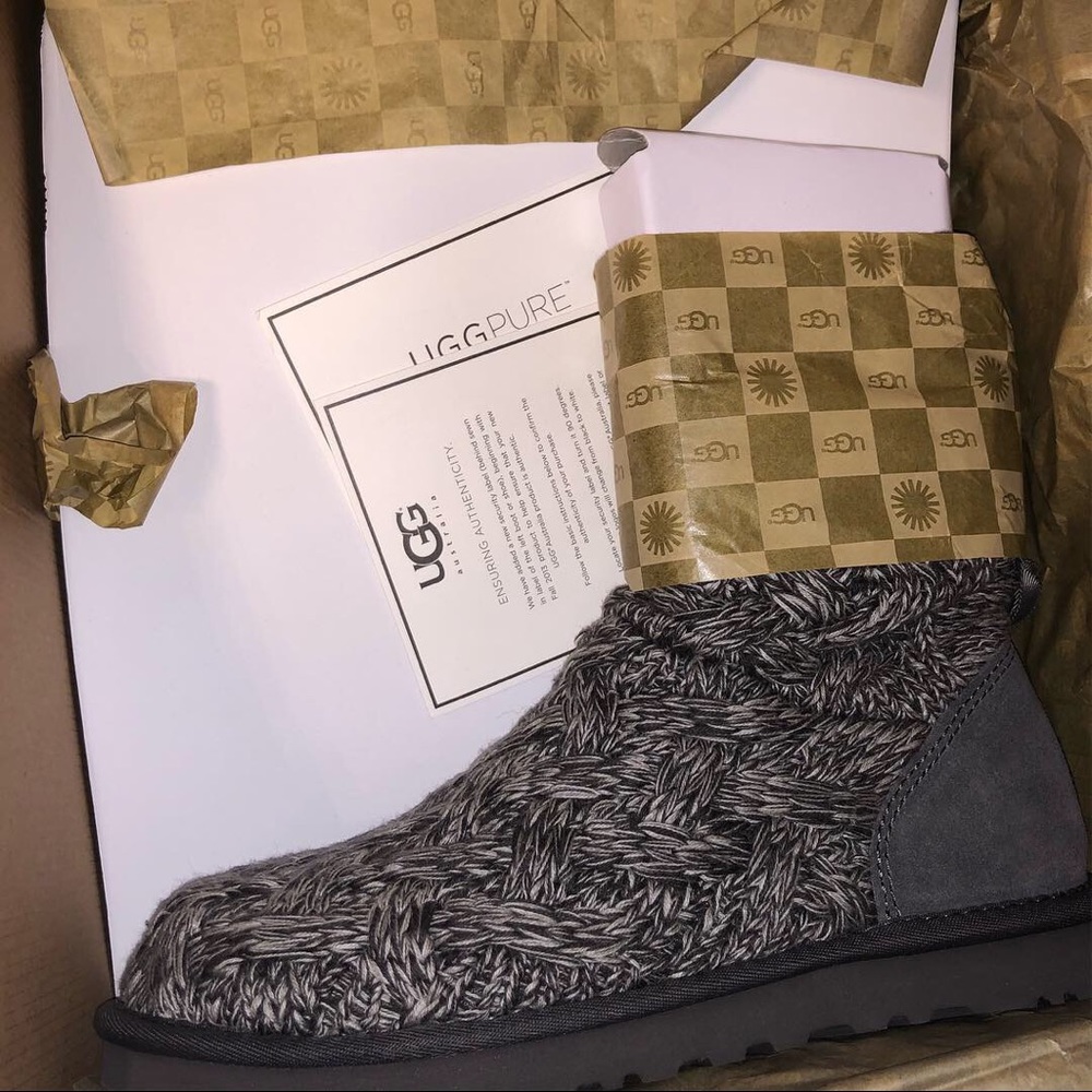 UGG BOOTS